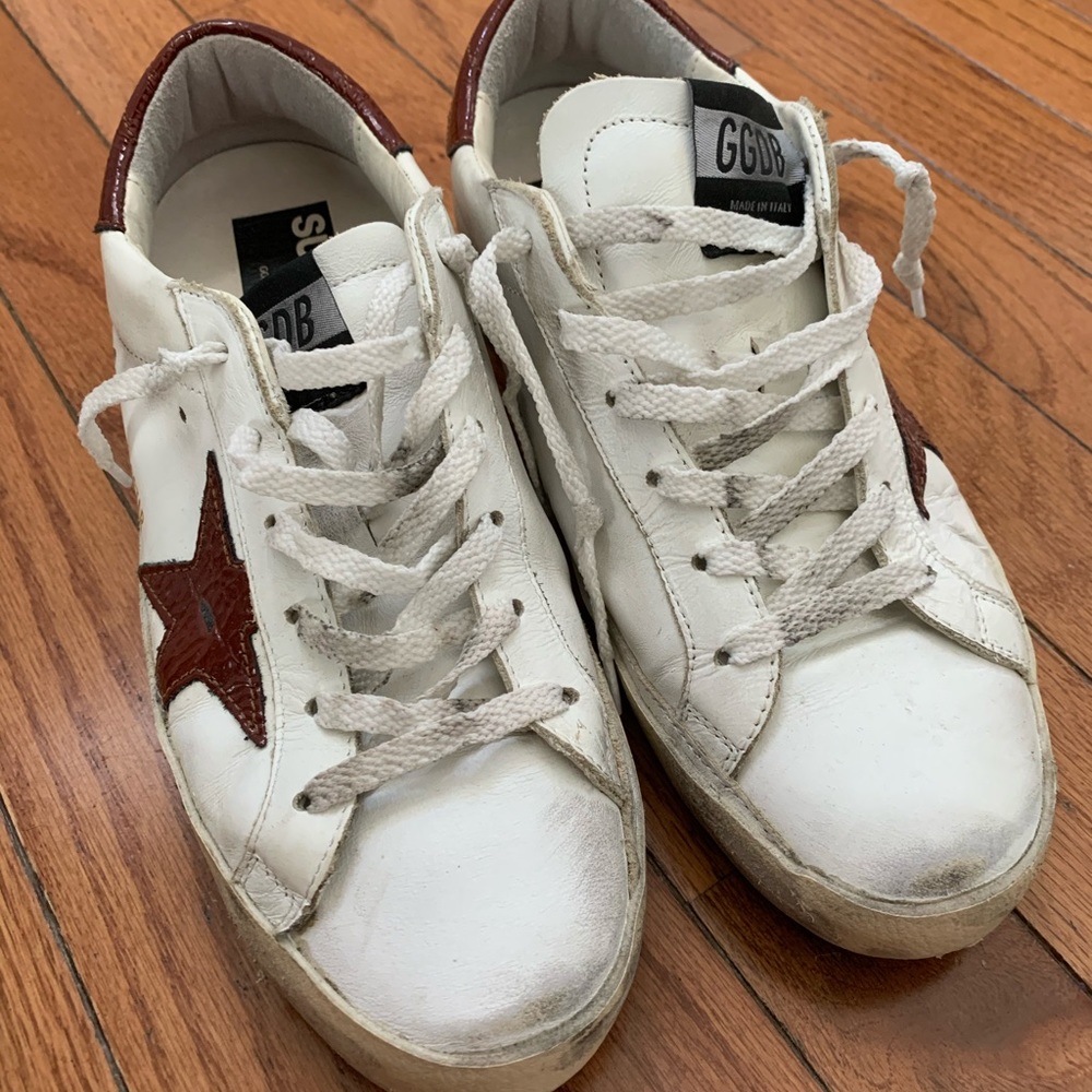 Woman’s Authentic Golden Goose sneaker